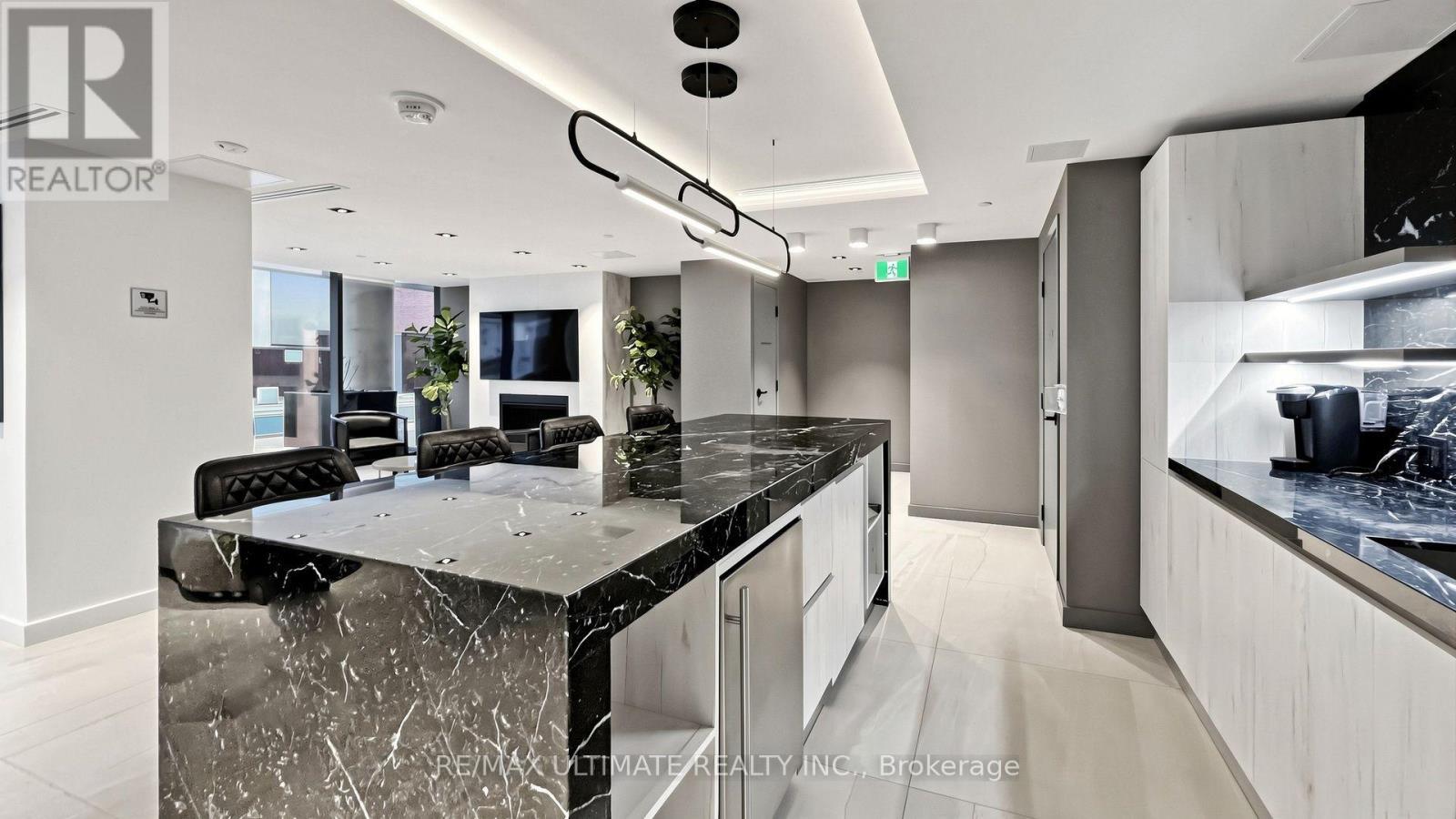 2304 - 2A Church Street, Toronto, ON - Indoor Photo Showing Kitchen With Upgraded Kitchen