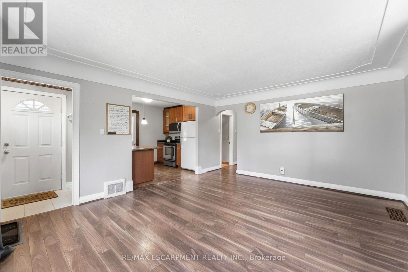 61 Glenmount Avenue, Hamilton, ON - Indoor