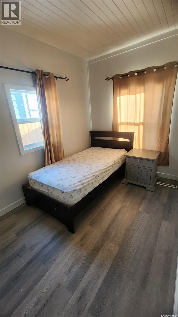 308 26Th Street, Saskatoon, SK - Indoor Photo Showing Bedroom