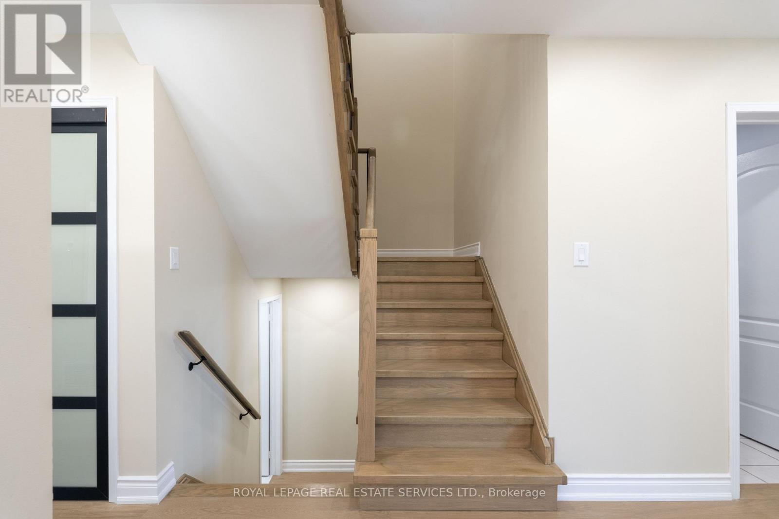 Staircase - 3955 Foxwood Avenue, Mississauga, ON - Indoor Photo Showing Other Room