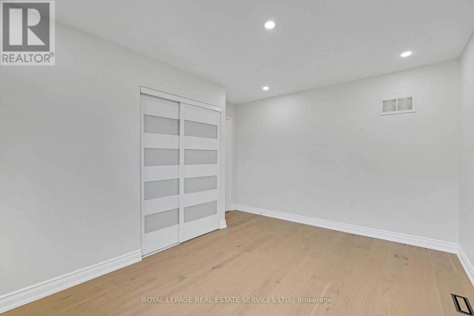 Fourth Bedroom - 3955 Foxwood Avenue, Mississauga, ON - Indoor Photo Showing Other Room