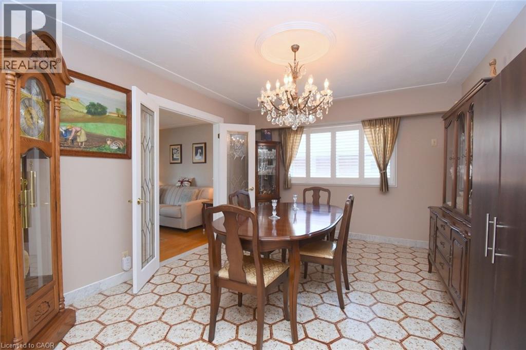 36 Abbington Drive, Hamilton, ON - Indoor Photo Showing Dining Room