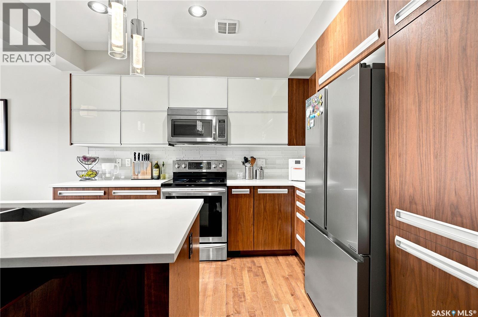151 Tweed Lane, Saskatoon, SK - Indoor Photo Showing Kitchen With Stainless Steel Kitchen