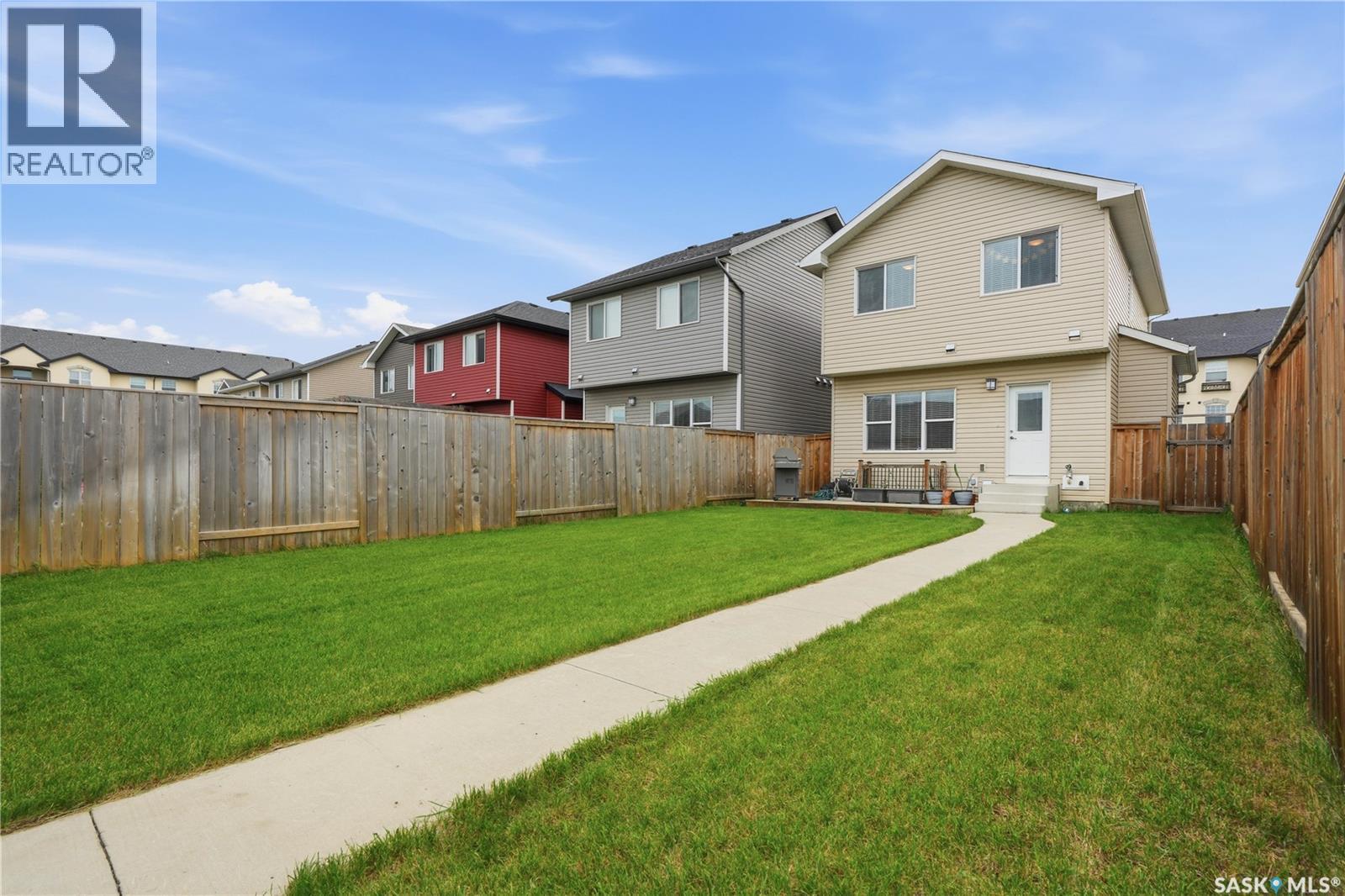 151 Tweed Lane, Saskatoon, SK - Outdoor