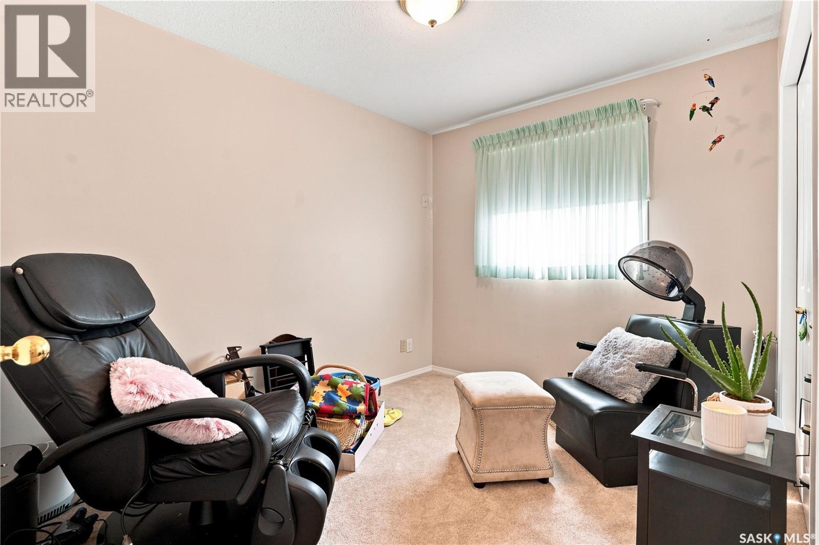 518 Peterson Crescent, Saskatoon, SK - Indoor