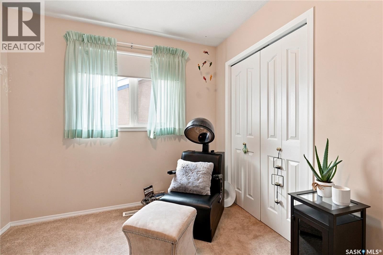 518 Peterson Crescent, Saskatoon, SK - Indoor