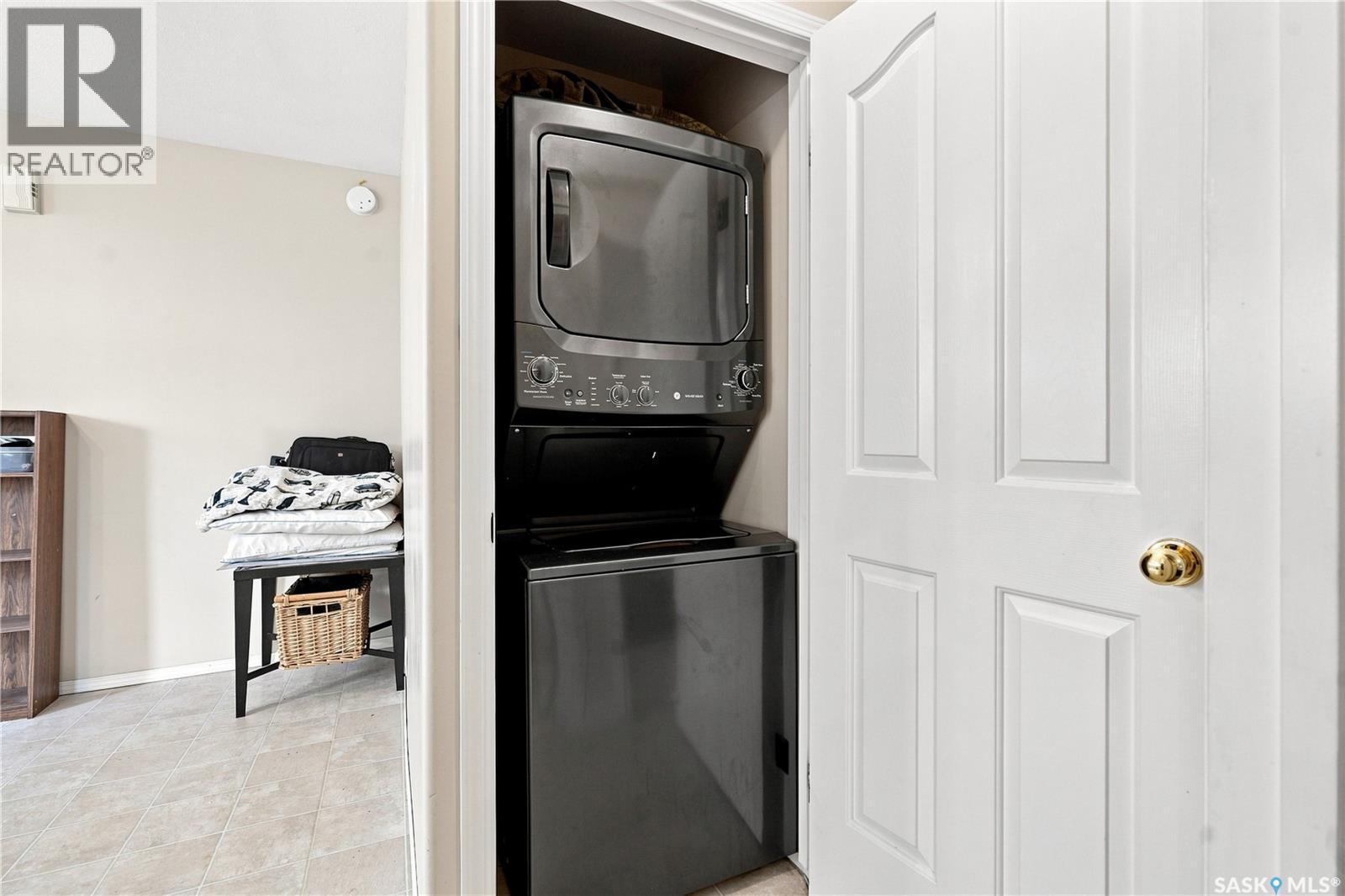 518 Peterson Crescent, Saskatoon, SK - Indoor Photo Showing Laundry Room
