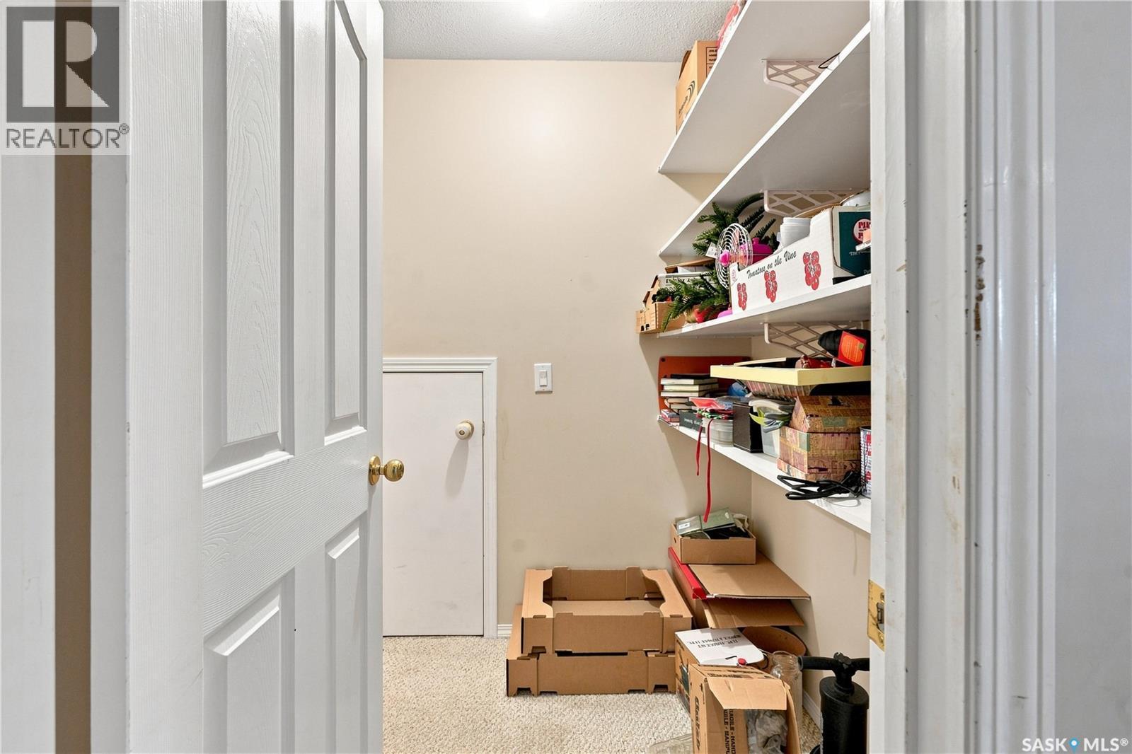 518 Peterson Crescent, Saskatoon, SK - Indoor