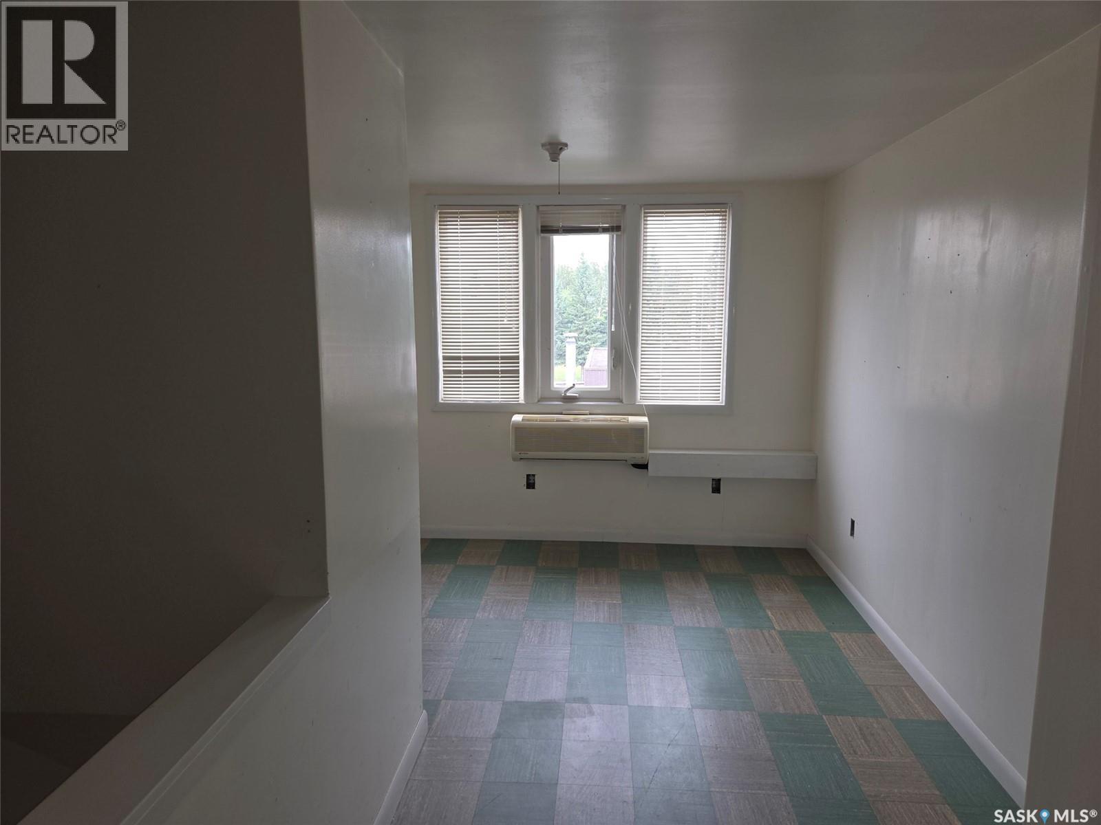 203 1St Street S, Middle Lake, SK - Indoor Photo Showing Other Room