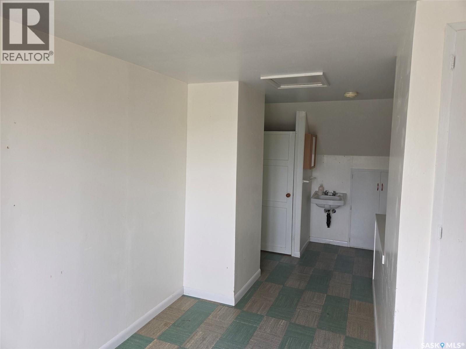 203 1St Street S, Middle Lake, SK - Indoor Photo Showing Other Room