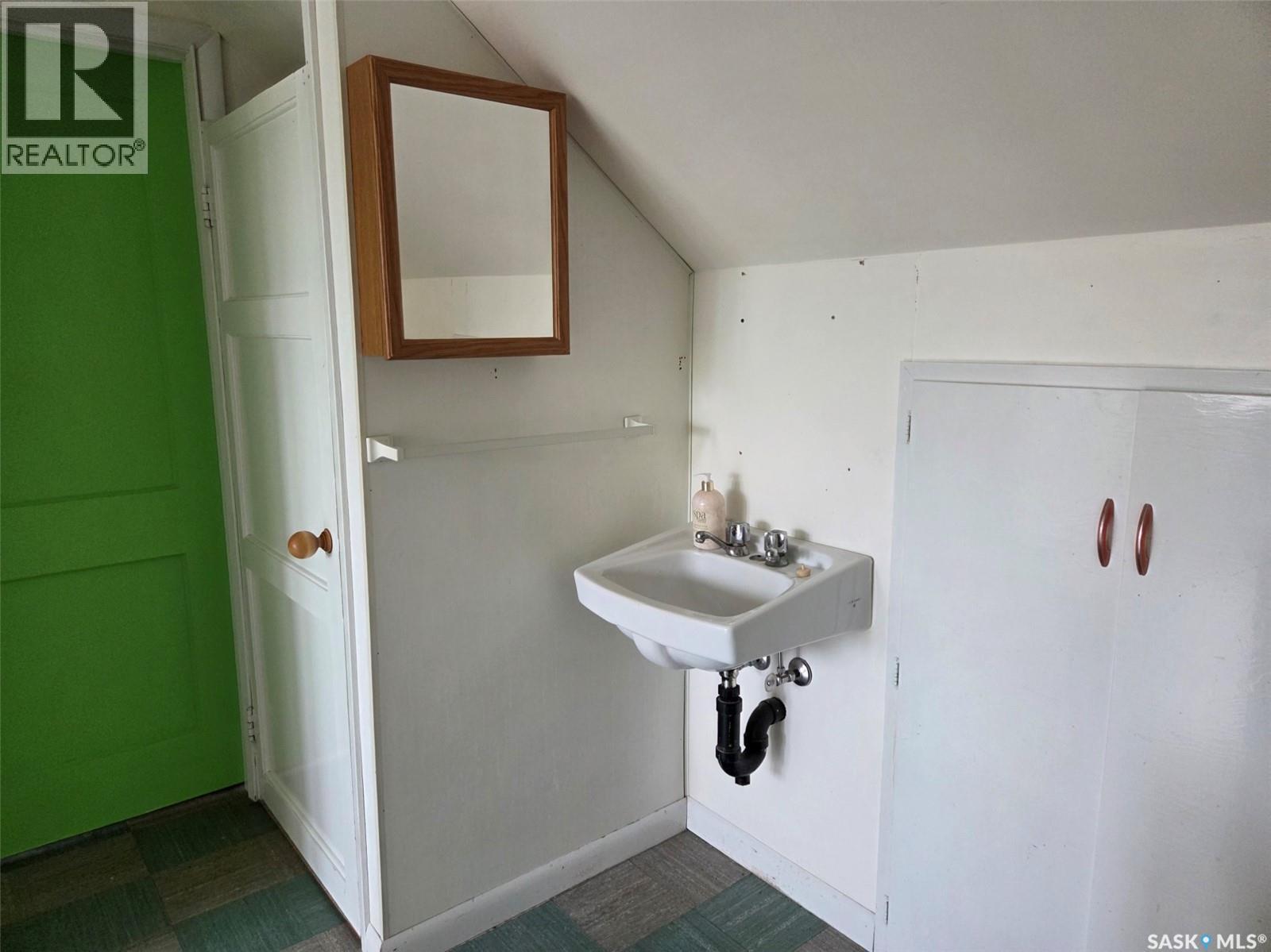 203 1St Street S, Middle Lake, SK - Indoor Photo Showing Other Room