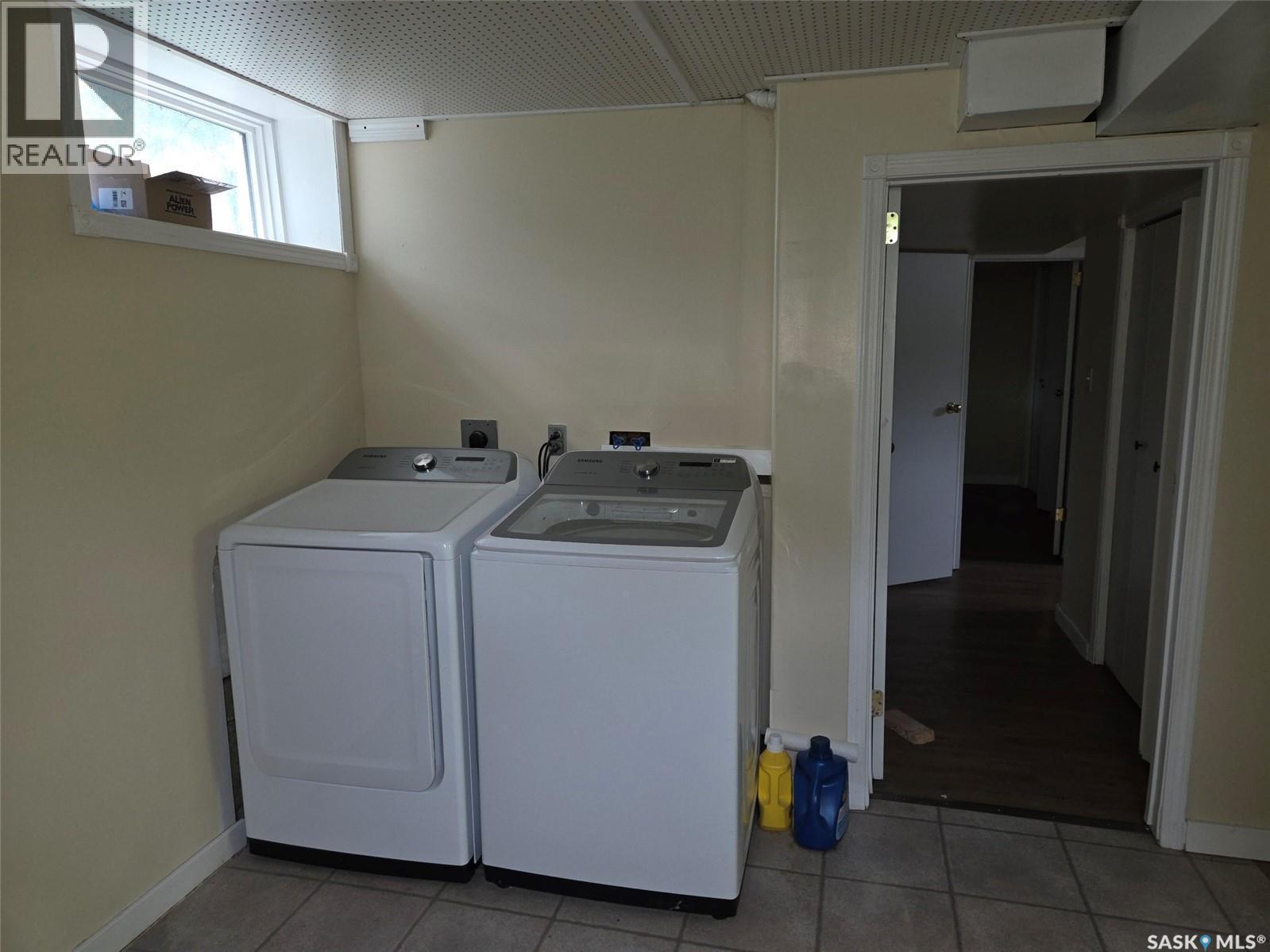 203 1St Street S, Middle Lake, SK - Indoor Photo Showing Laundry Room