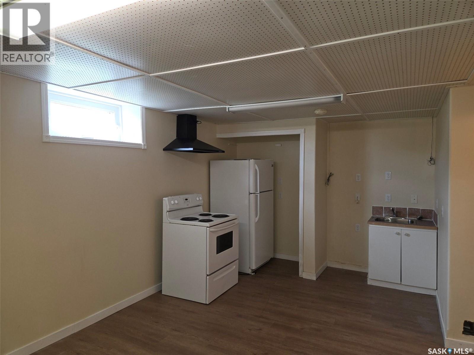 203 1St Street S, Middle Lake, SK - Indoor Photo Showing Kitchen