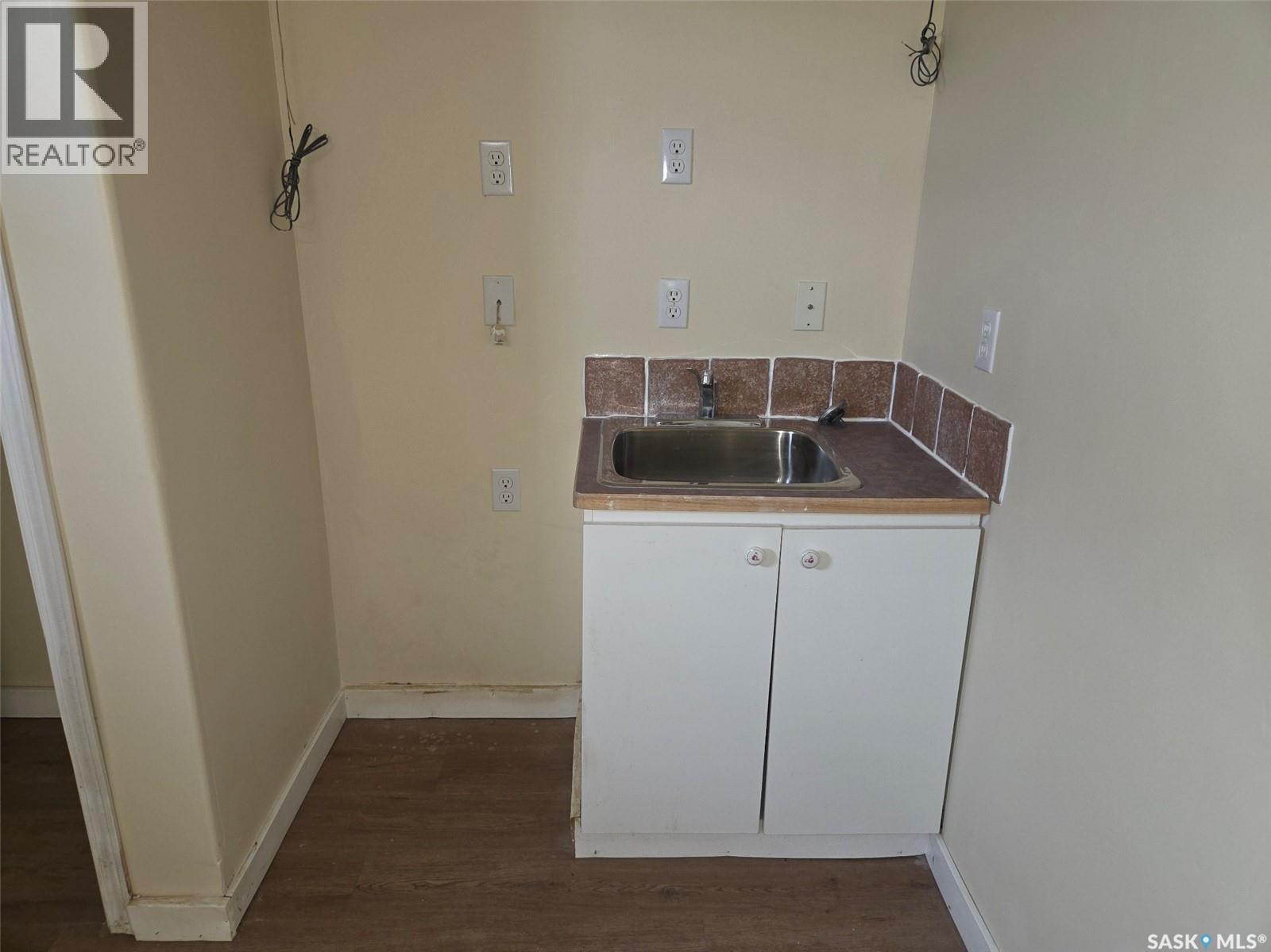 203 1St Street S, Middle Lake, SK - Indoor Photo Showing Other Room