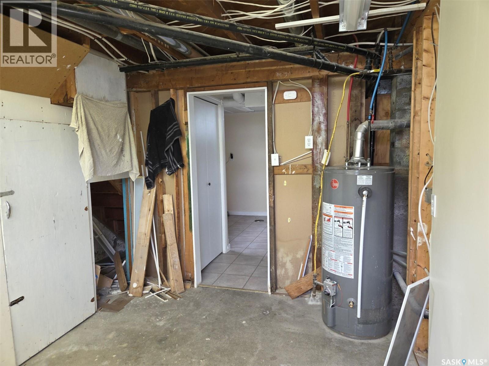 203 1St Street S, Middle Lake, SK - Indoor Photo Showing Basement