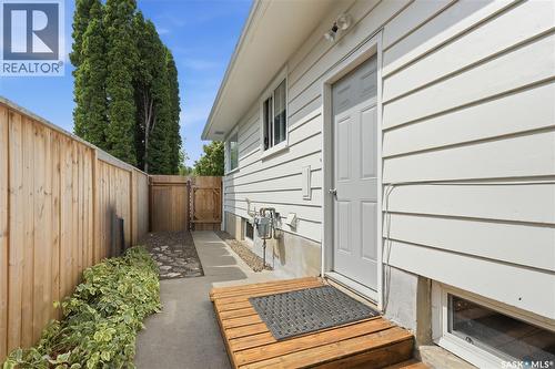 2401 Dufferin Avenue, Saskatoon, SK - Outdoor With Exterior