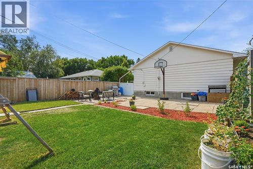2401 Dufferin Avenue, Saskatoon, SK - Outdoor
