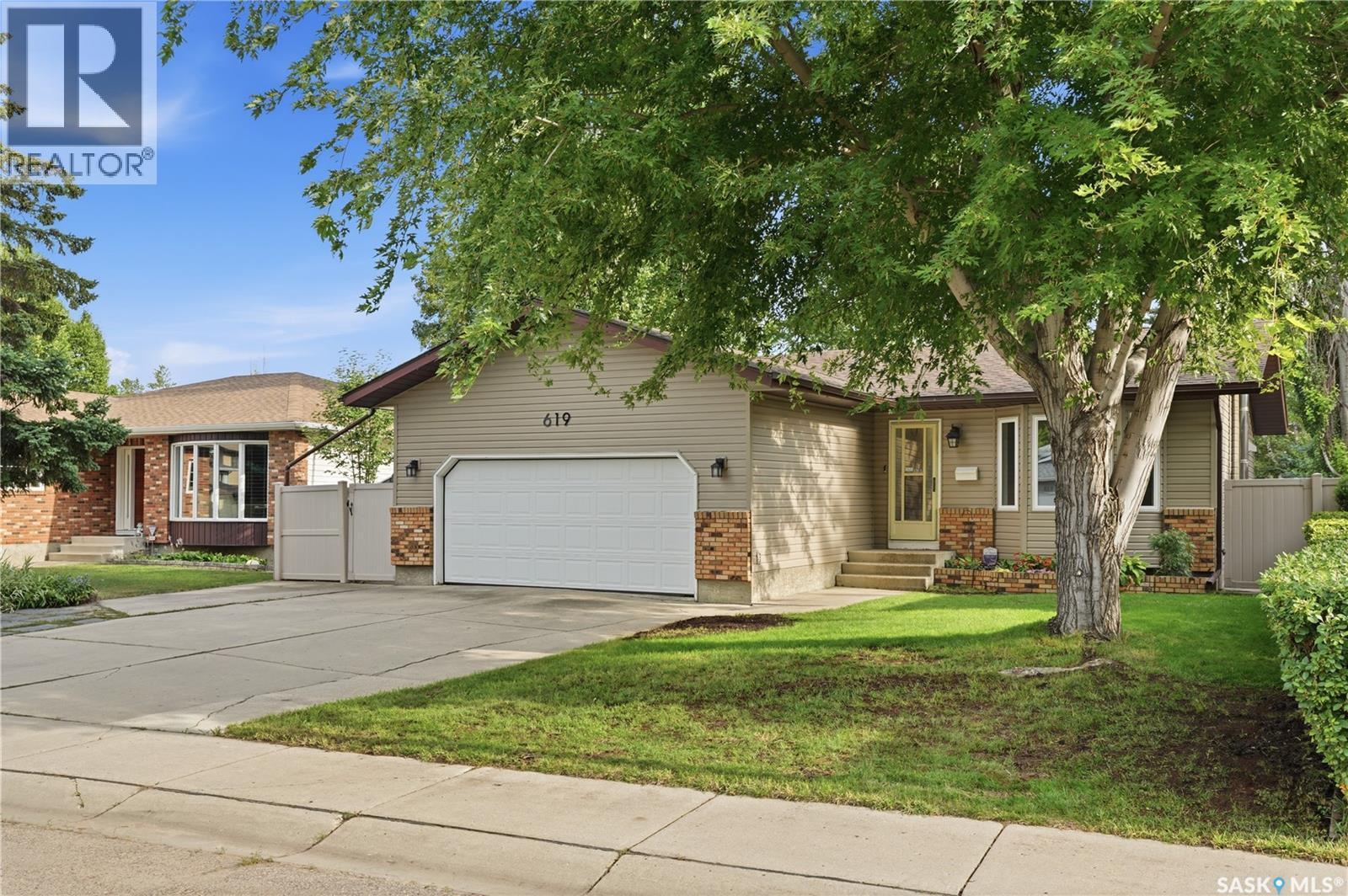 619 Addie Crescent, Saskatoon, SK - Outdoor With Facade