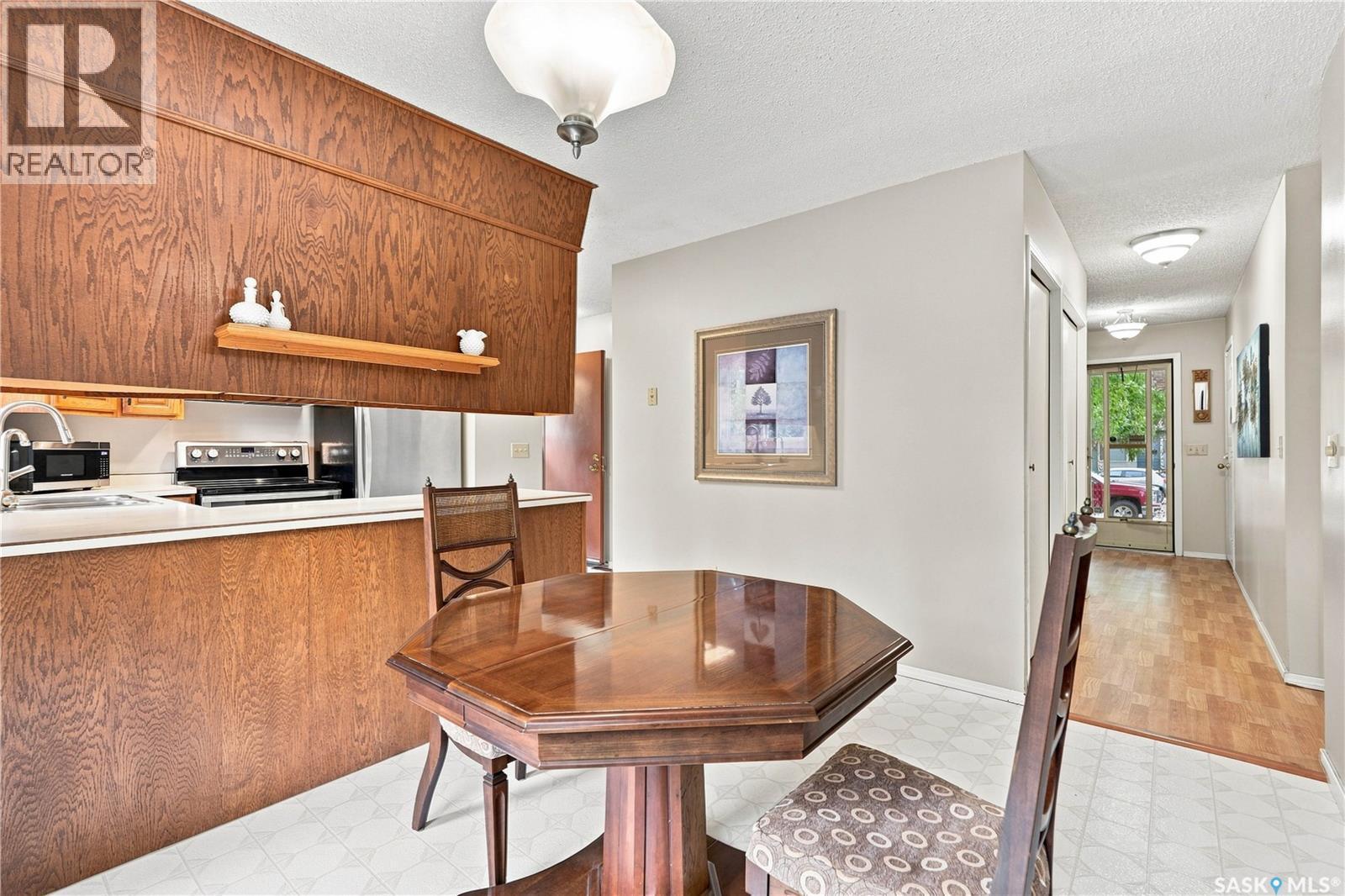 619 Addie Crescent, Saskatoon, SK - Indoor Photo Showing Kitchen