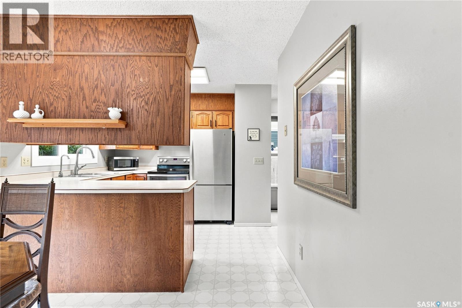 619 Addie Crescent, Saskatoon, SK - Indoor Photo Showing Kitchen
