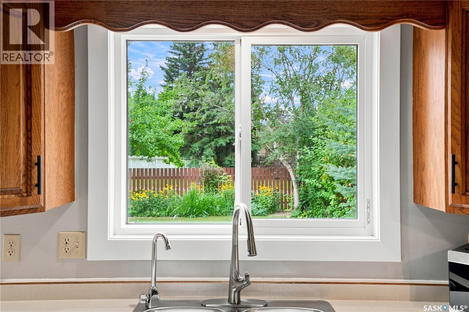 619 Addie Crescent, Saskatoon, SK - Indoor Photo Showing Kitchen