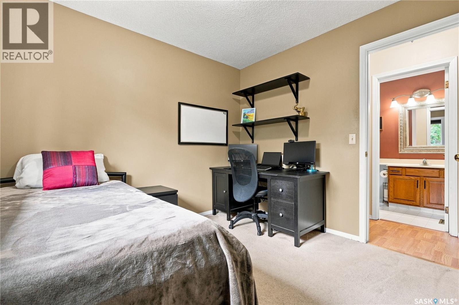 619 Addie Crescent, Saskatoon, SK - Indoor Photo Showing Bedroom