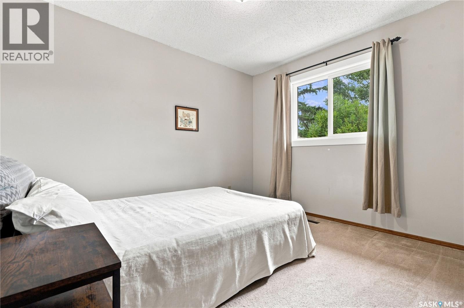 619 Addie Crescent, Saskatoon, SK - Indoor Photo Showing Bedroom