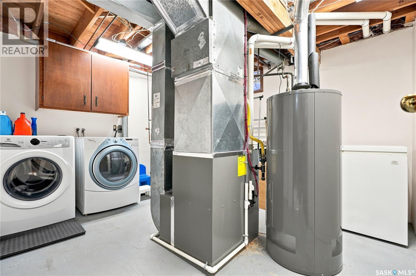 619 Addie Crescent, Saskatoon, SK - Indoor Photo Showing Laundry Room