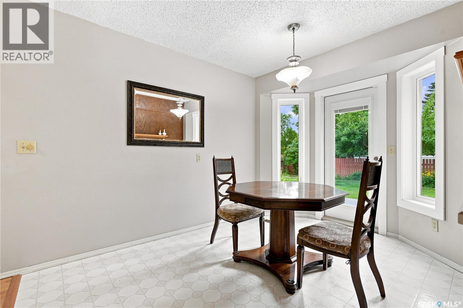 619 Addie Crescent, Saskatoon, SK - Indoor Photo Showing Dining Room