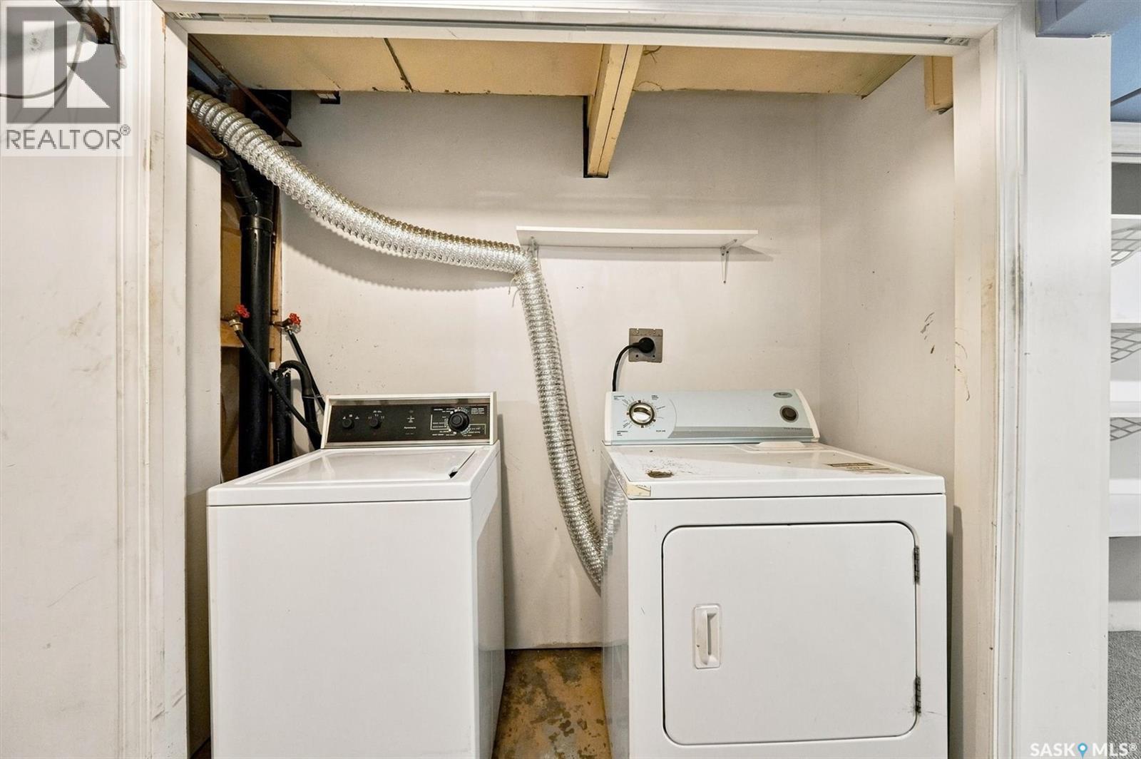 111 9Th Street E, Saskatoon, SK - Indoor Photo Showing Laundry Room