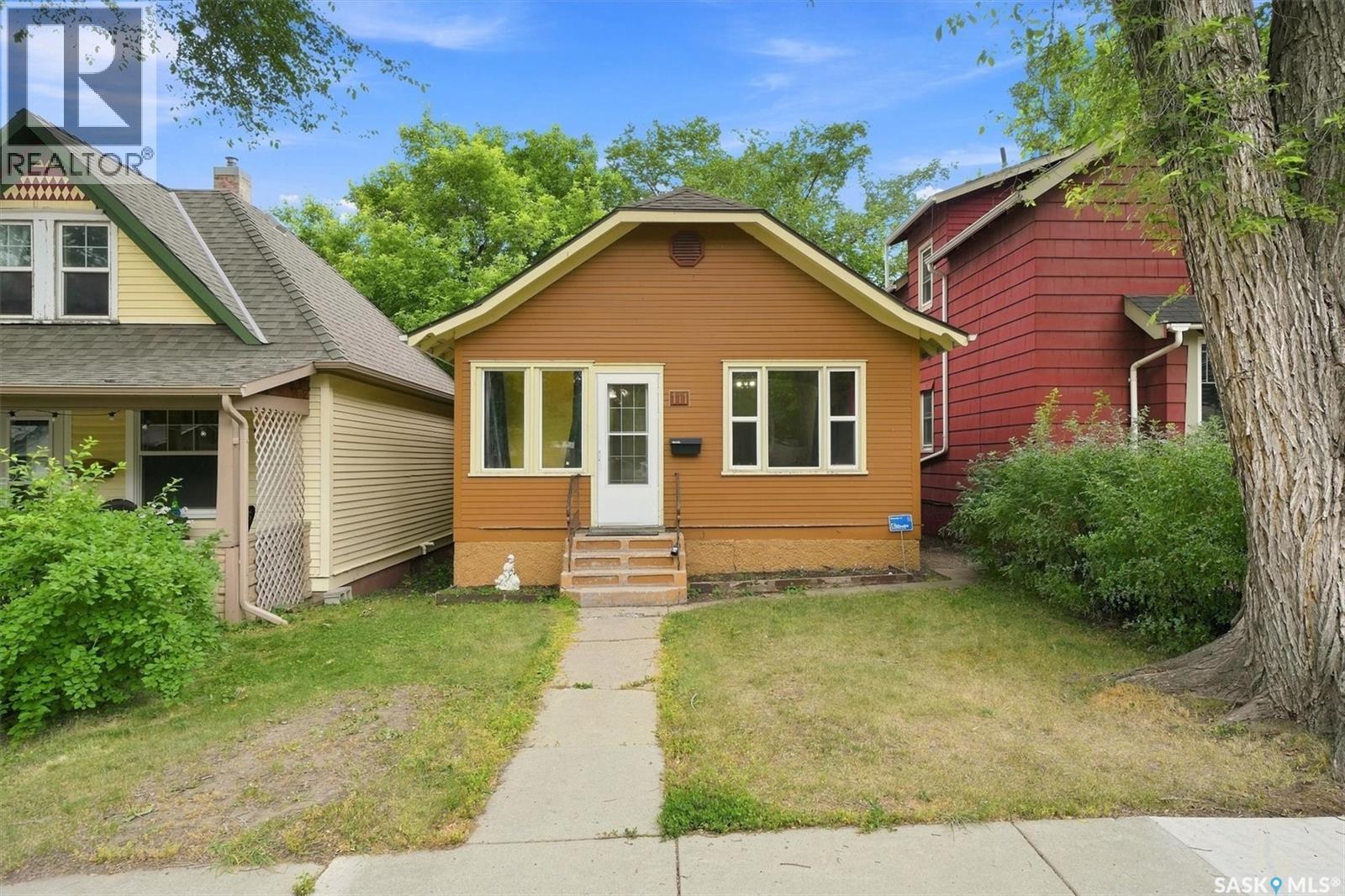 111 9Th Street E, Saskatoon, SK - Outdoor