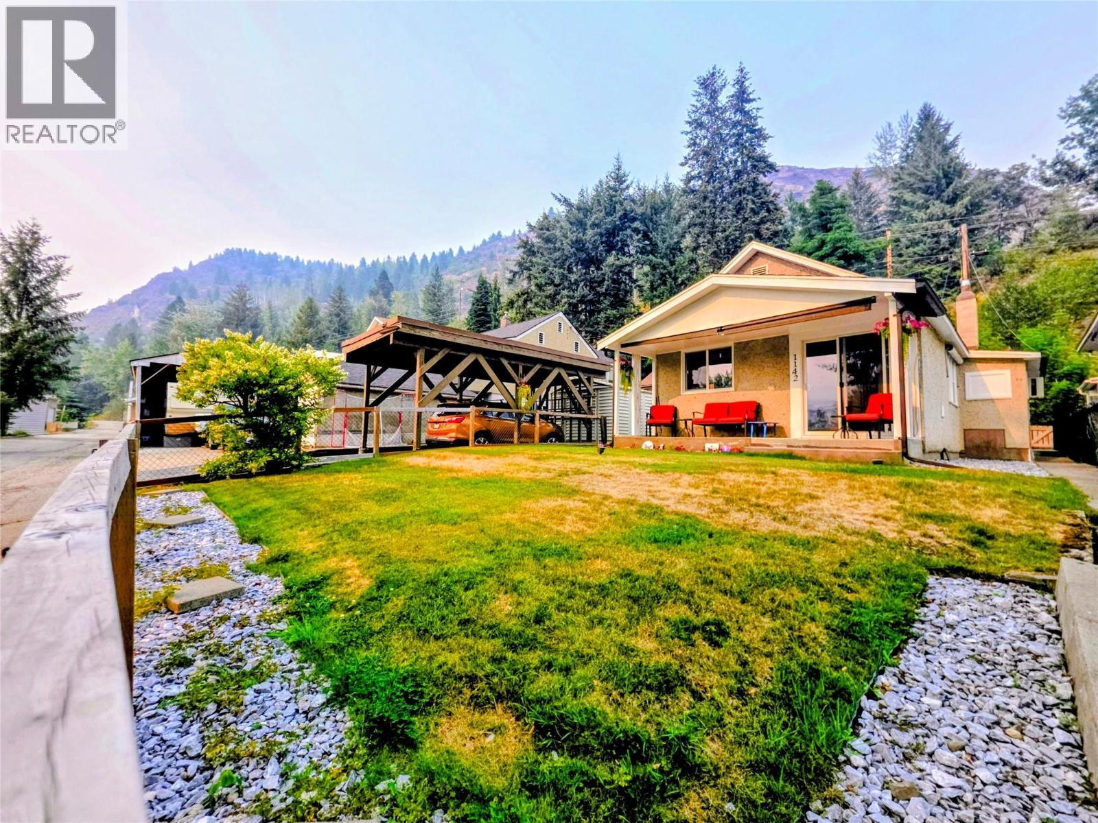 1142 Third Avenue, Trail, BC - Outdoor With Deck Patio Veranda