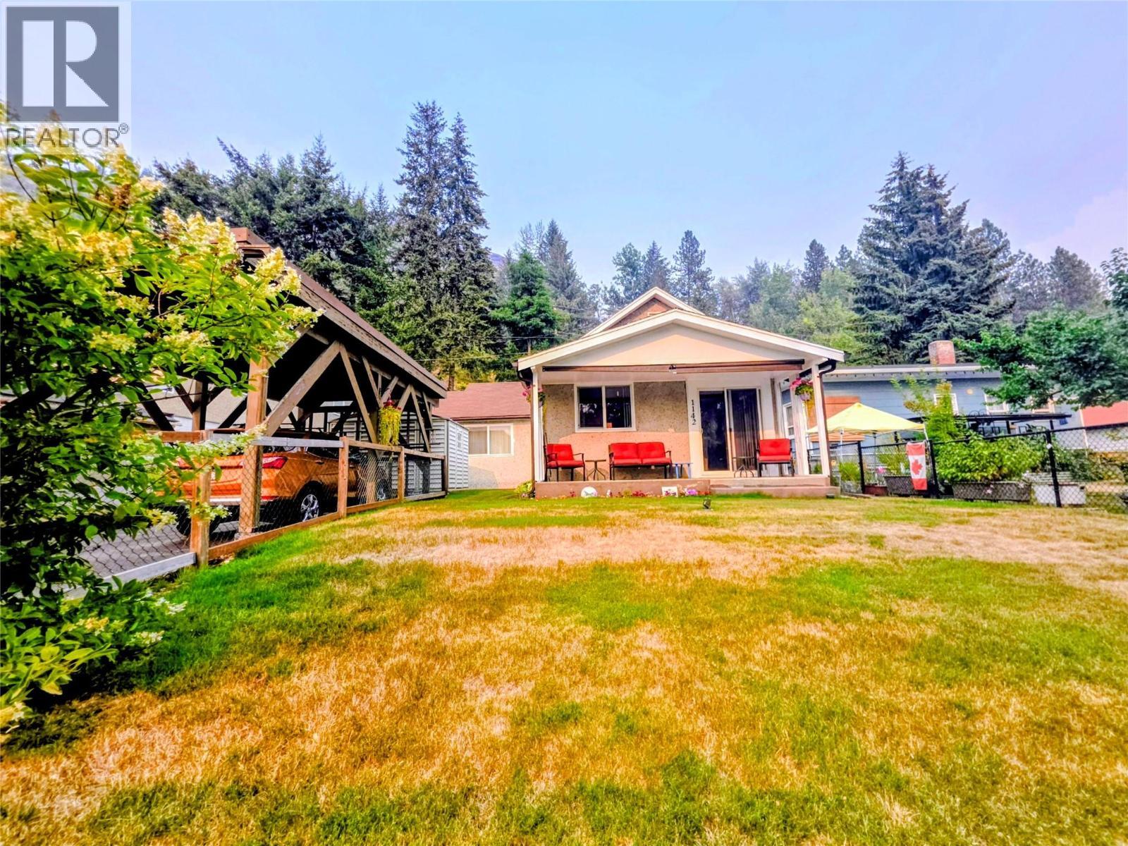 1142 Third Avenue, Trail, BC - Outdoor