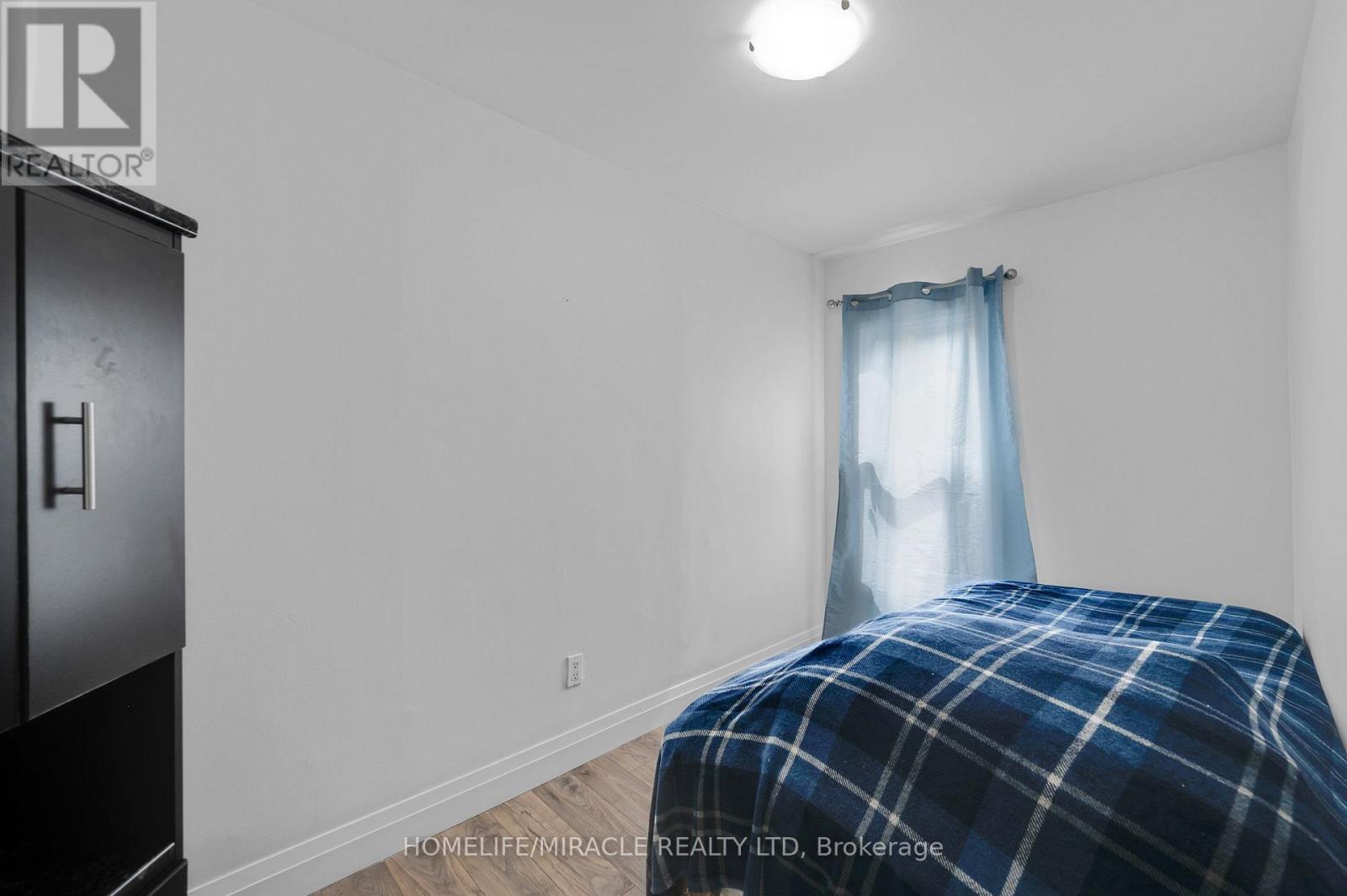 100 Gibson Avenue, Hamilton, ON - Indoor Photo Showing Bedroom
