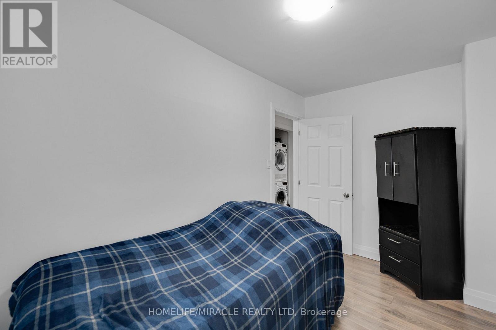 100 Gibson Avenue, Hamilton, ON - Indoor Photo Showing Bedroom