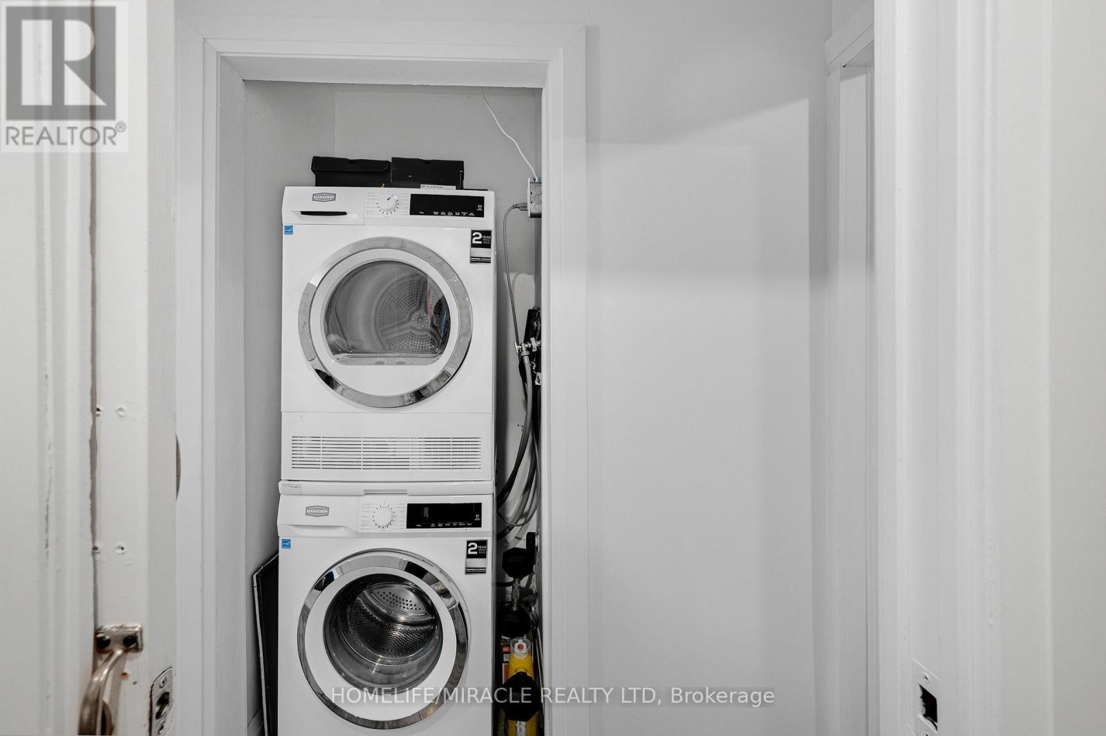 100 Gibson Avenue, Hamilton, ON - Indoor Photo Showing Laundry Room