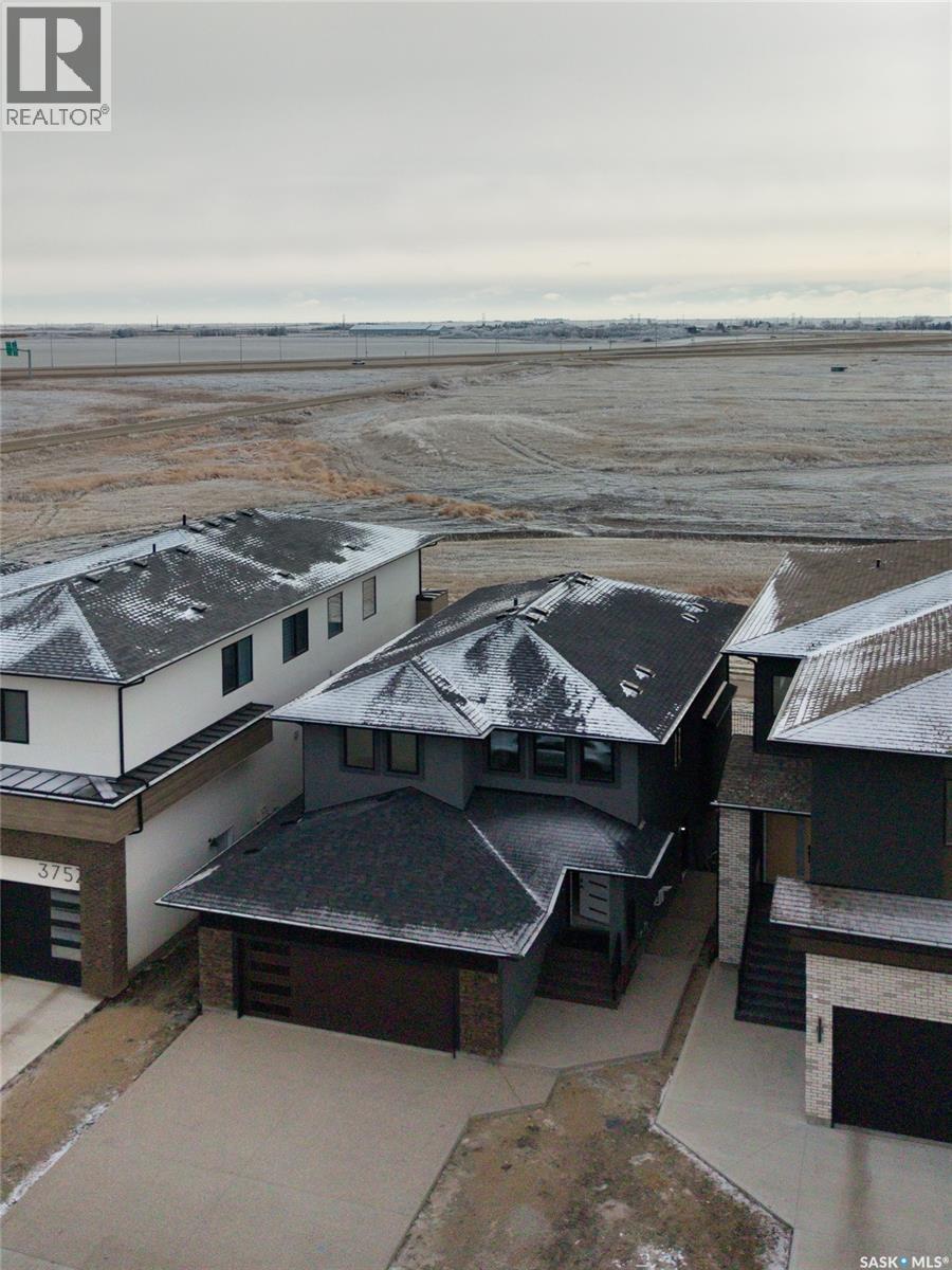 3748 Gee Crescent, Regina, SK - Outdoor