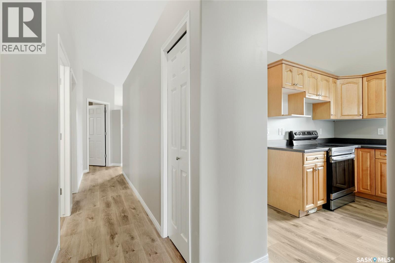 7323 Maple View Crescent, Regina, SK - Indoor Photo Showing Kitchen