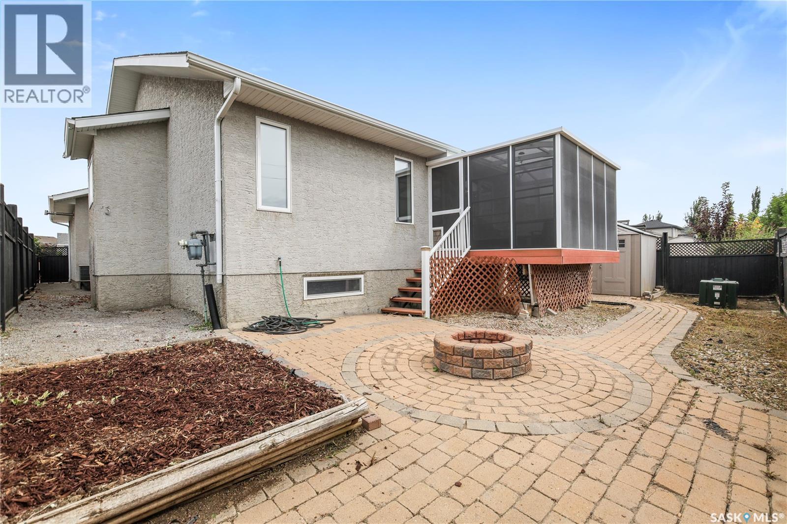 7323 Maple View Crescent, Regina, SK - Outdoor With Exterior