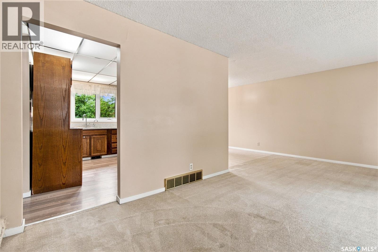 347 Trudelle Crescent, Regina, SK - Indoor Photo Showing Other Room