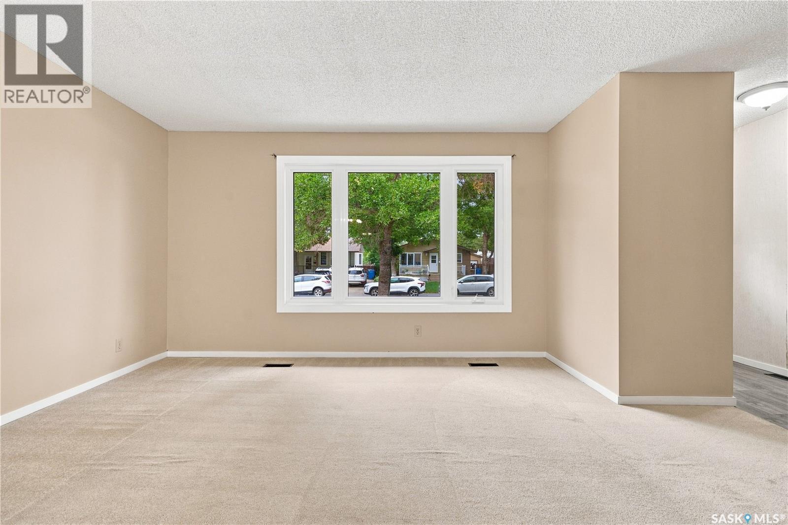 347 Trudelle Crescent, Regina, SK - Indoor Photo Showing Other Room