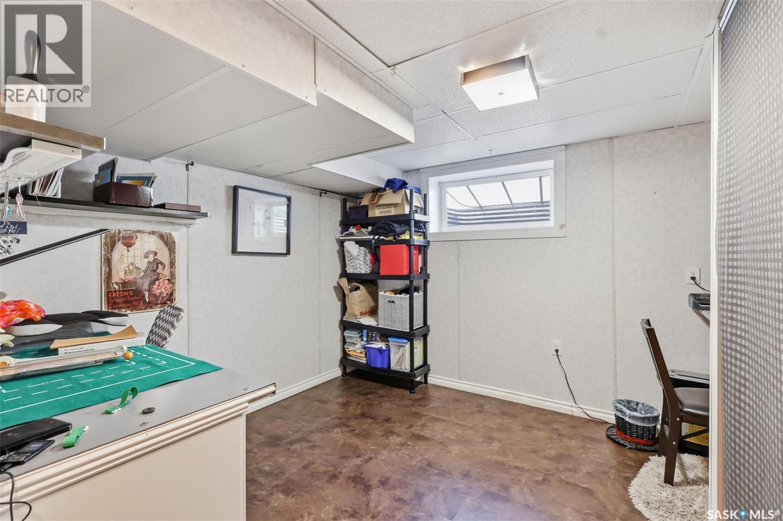 131 Ottawa Avenue S, Saskatoon, SK - Indoor