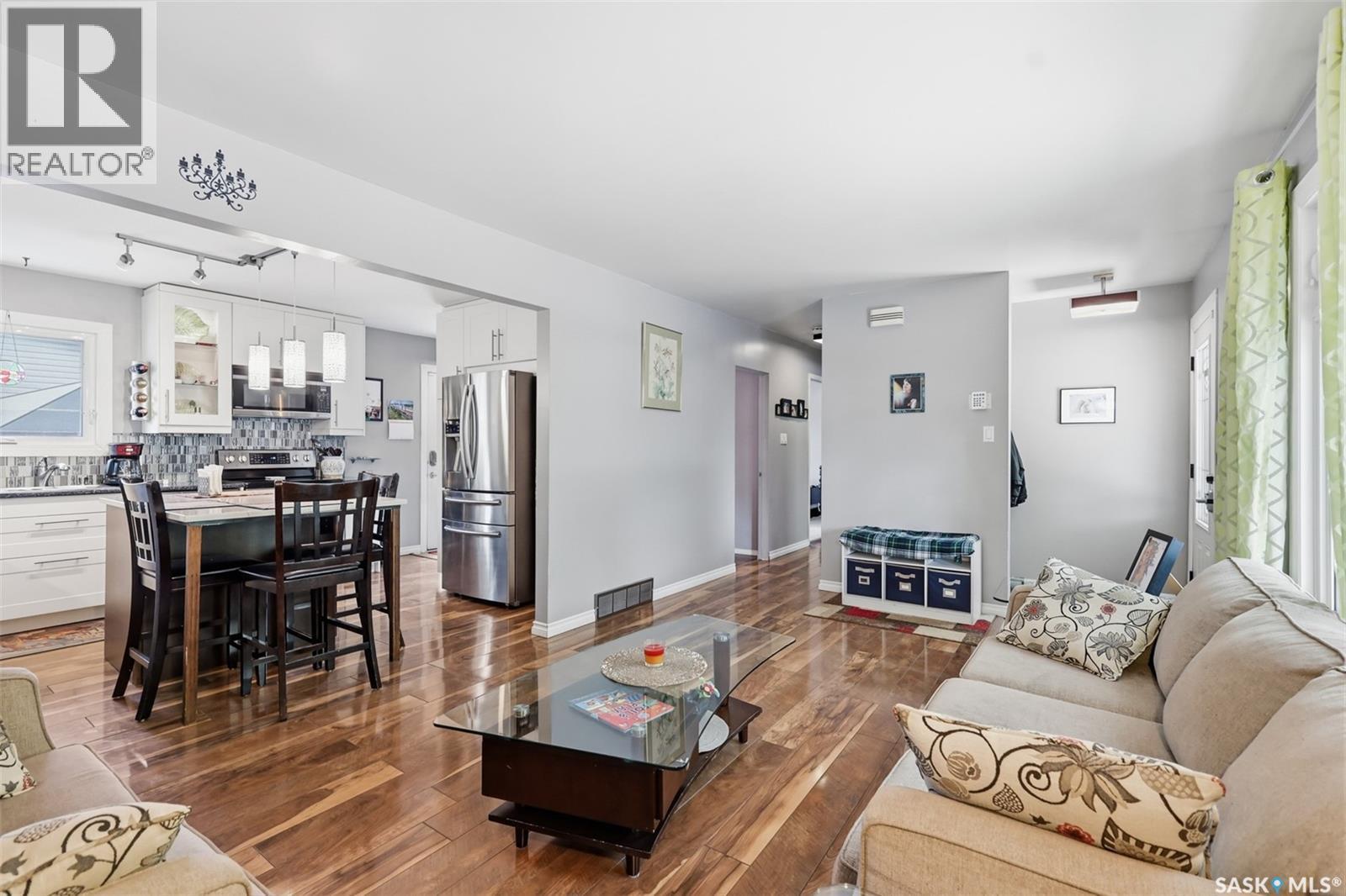 131 Ottawa Avenue S, Saskatoon, SK - Indoor