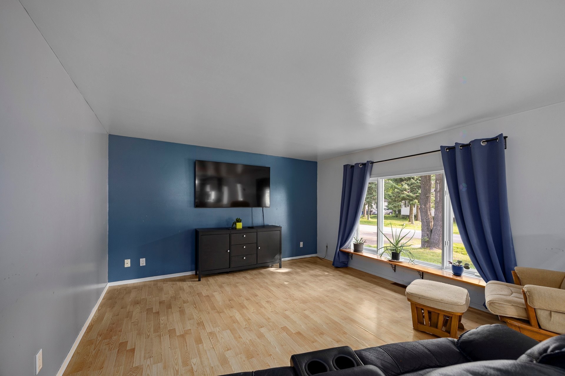 Living Room - 1500 Rue Rolland, Les Cèdres, QC - Indoor Photo Showing Living Room