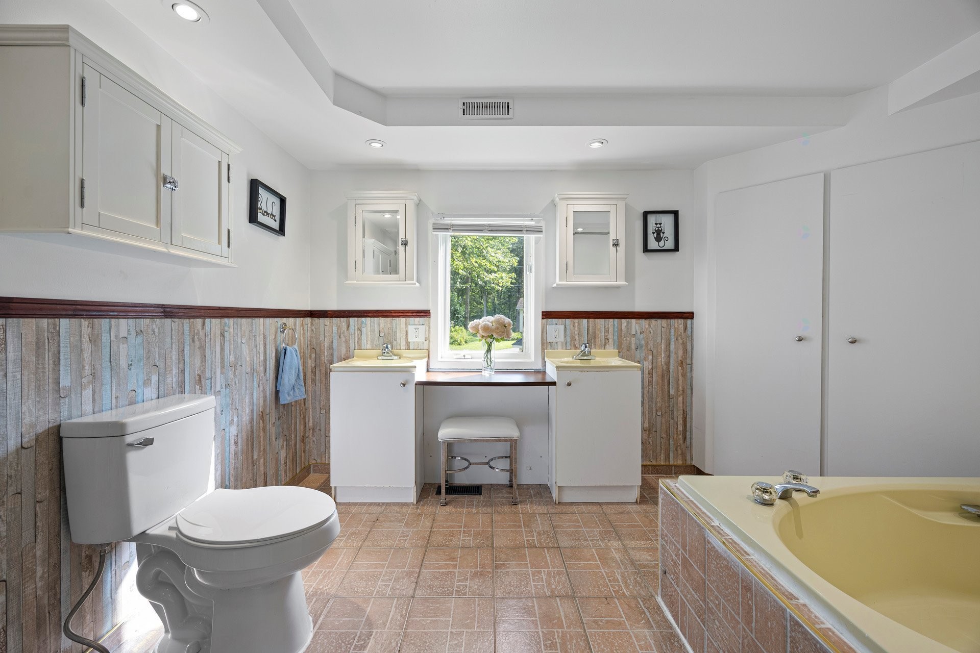Bathroom - 1500 Rue Rolland, Les Cèdres, QC - Indoor Photo Showing Bathroom