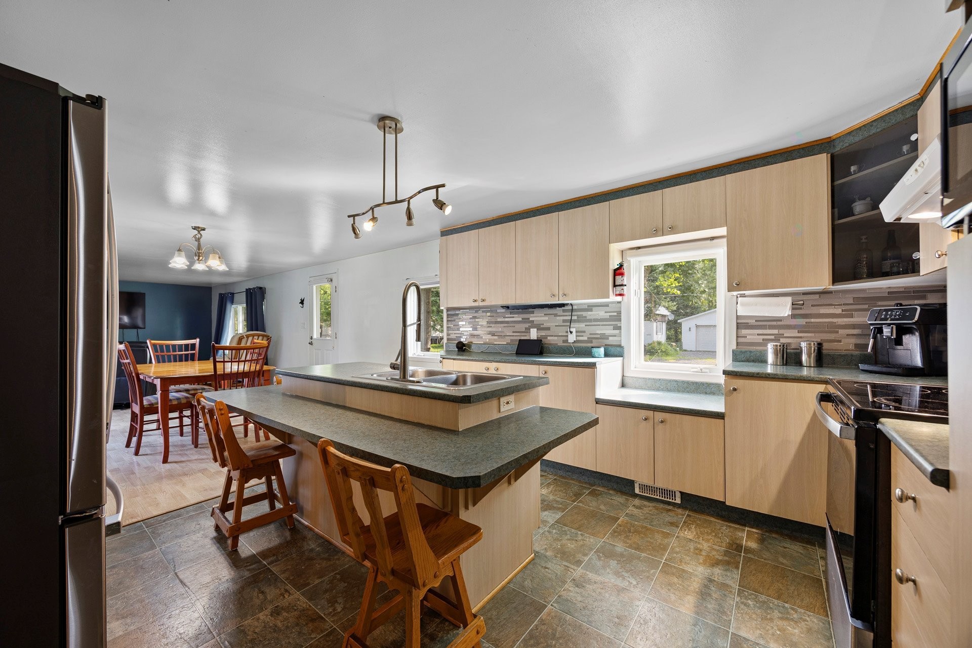 Kitchen - 1500 Rue Rolland, Les Cèdres, QC - Indoor Photo Showing Kitchen