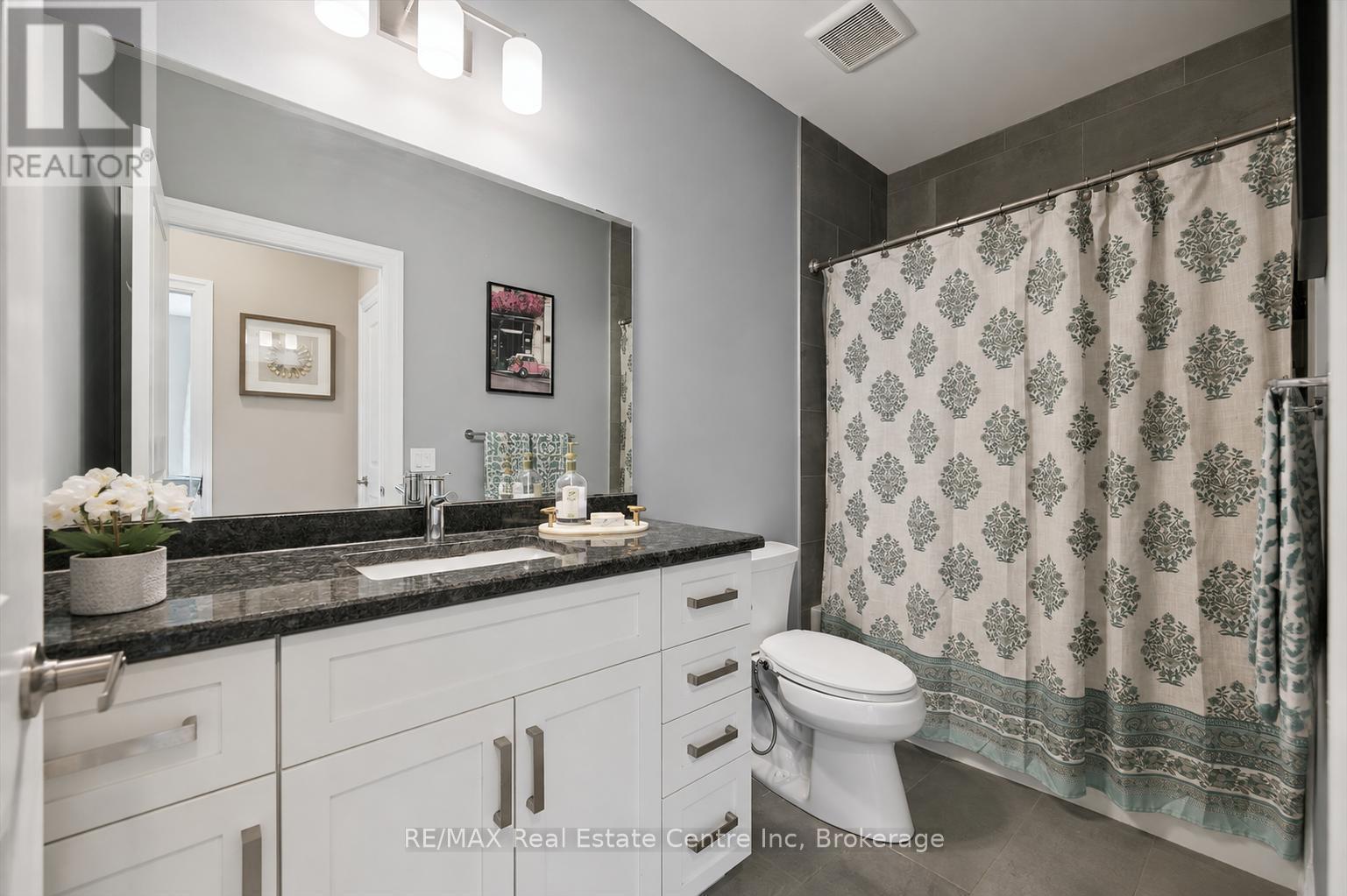 605 - 1878 Gordon Street, Guelph (Pineridge/Westminster Woods), ON - Indoor Photo Showing Bathroom