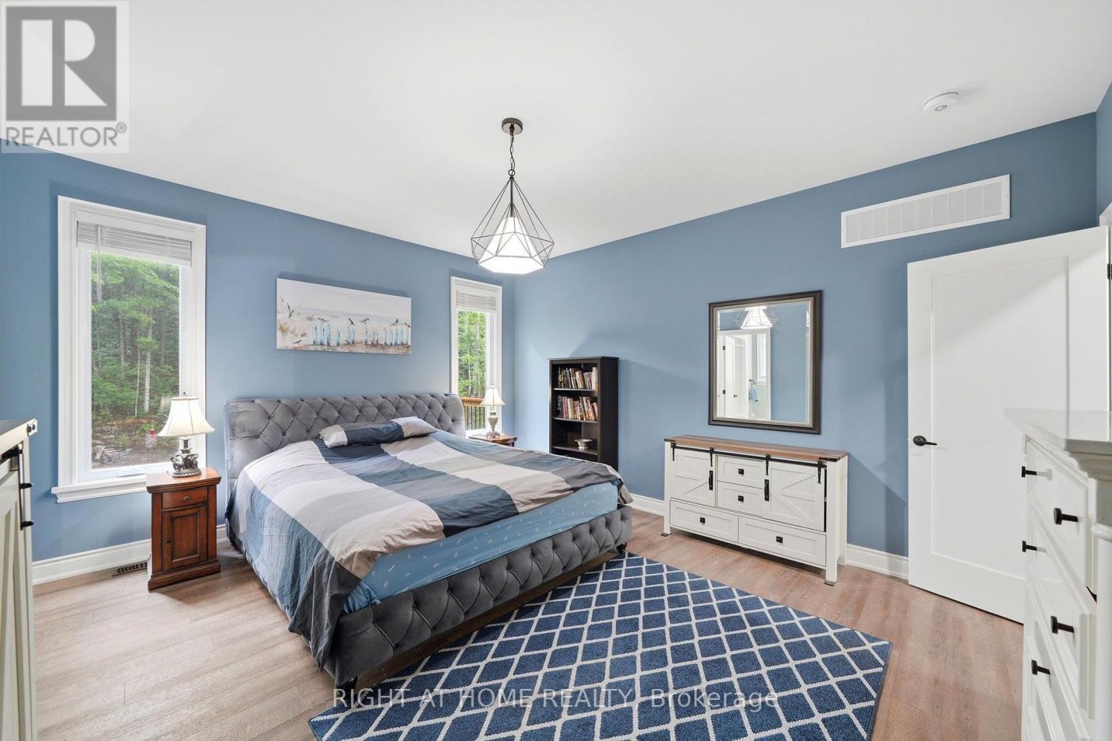 48 Nicole Boulevard, Tiny, ON - Indoor Photo Showing Bedroom