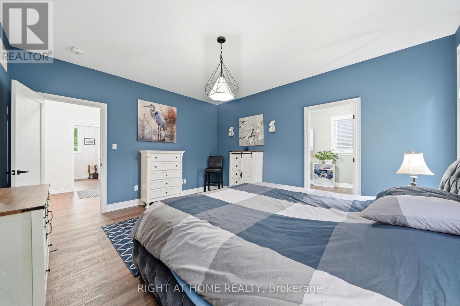 48 Nicole Boulevard, Tiny, ON - Indoor Photo Showing Bedroom
