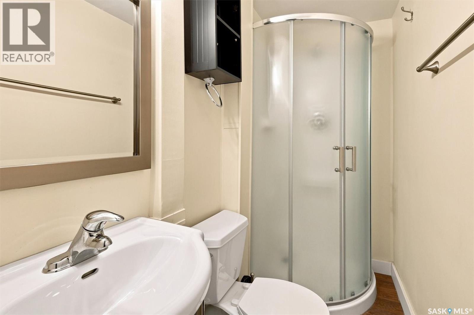 1325 Temperance Street, Saskatoon, SK - Indoor Photo Showing Bathroom